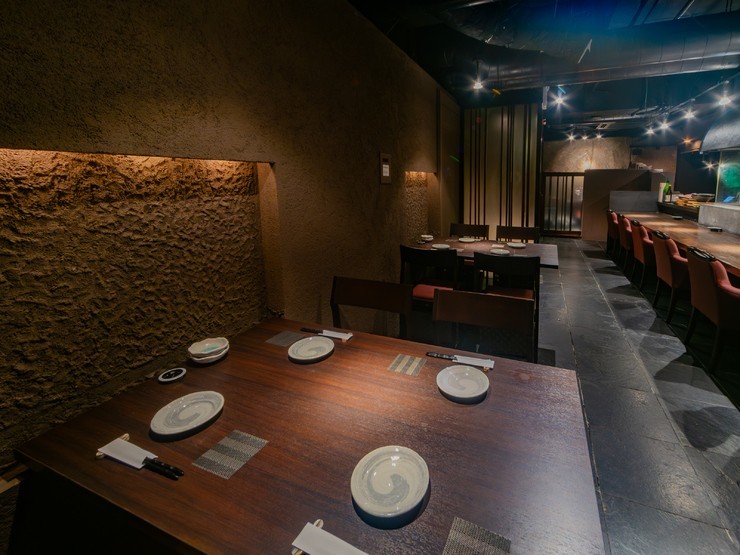 肉と海鮮 極 本店の内観