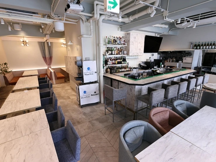 Deli&Restaurant Bar Maachinの店内