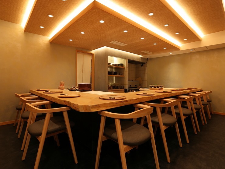 麻布うかの内観