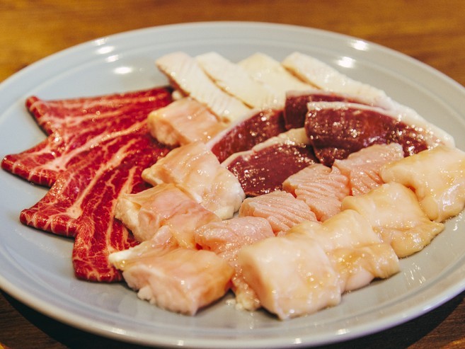 名物！ホルモン盛り合わせ