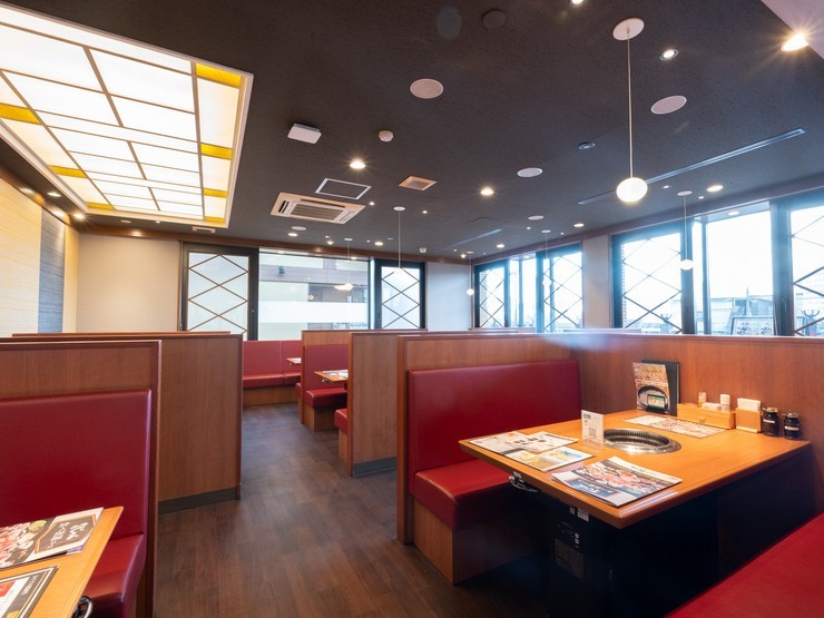 焼肉じゅん大阪ドームシティの内観