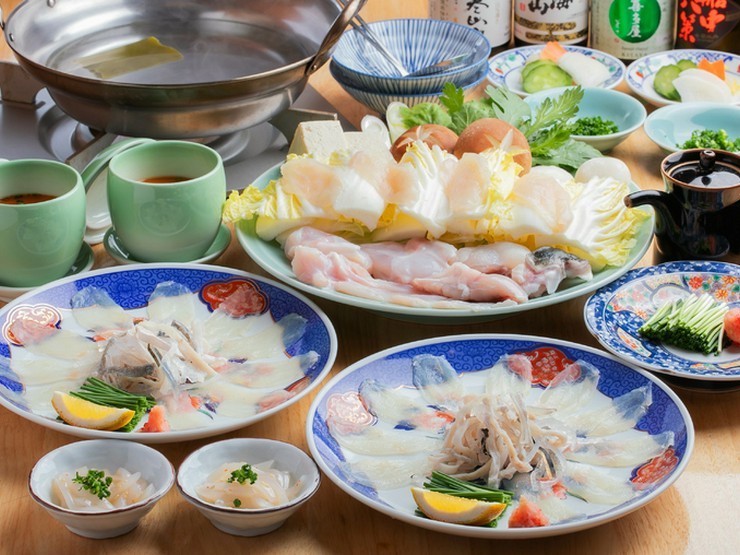 ふぐ大将いし松の天然とらふぐコース