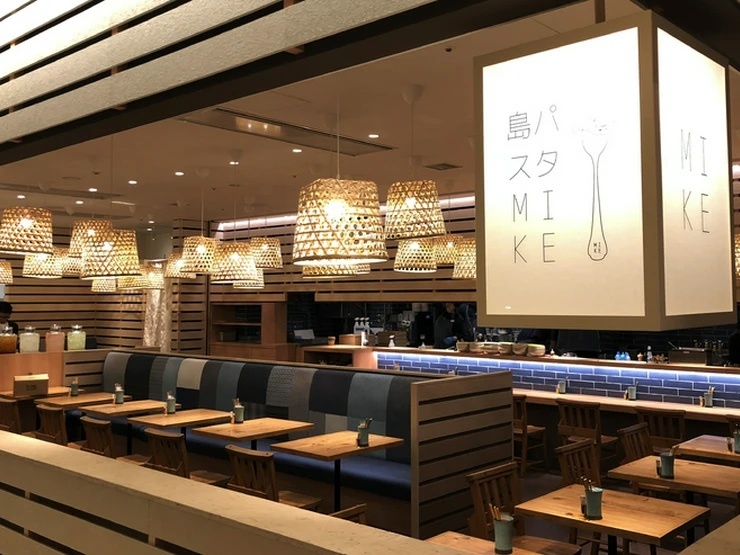 島パスタ MIKEの内観