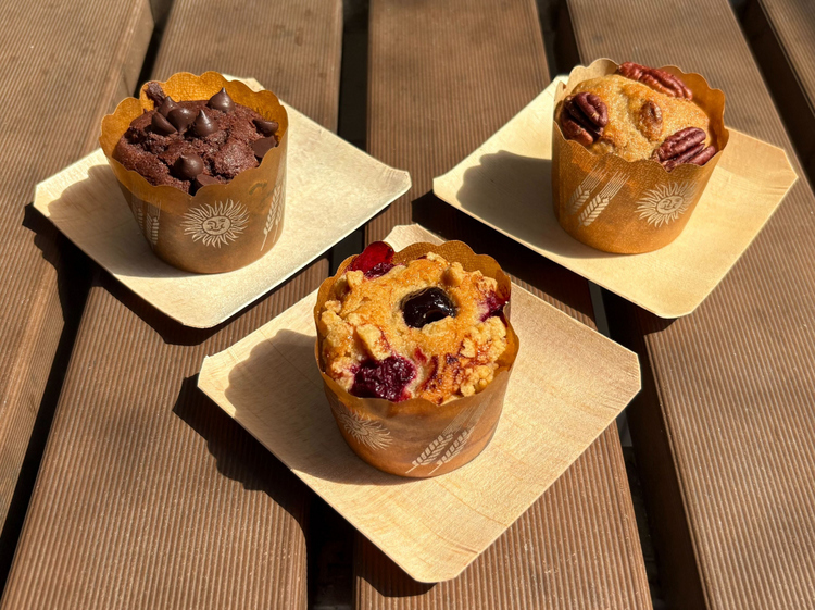 『Vegan Muffin』（左から）ショコラ、グリオットとアマレナチェリー、ピーカンナッツとバナナ 各900円