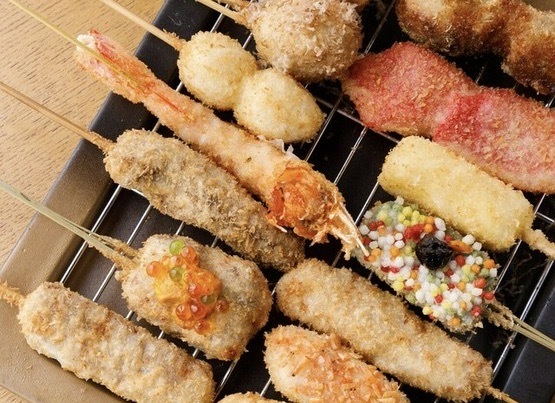 定番から創作まで幅広い串かつ