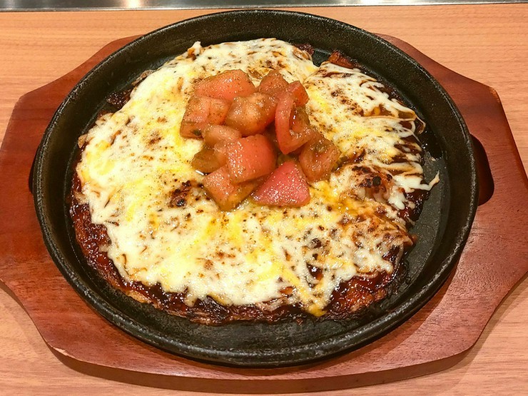とろとろチーズとバジルで香りづけをしたトマトがマッチ『トマトチーズかしみん』