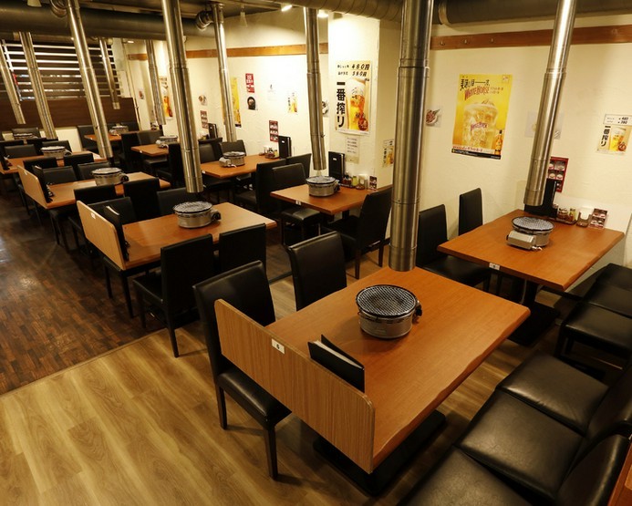 亀戸エリアでは珍しい広々とした店内