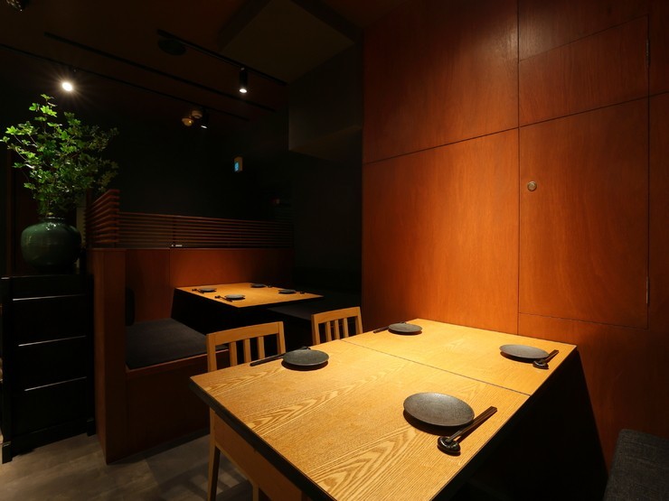 ととけむり　新宿西口の内観