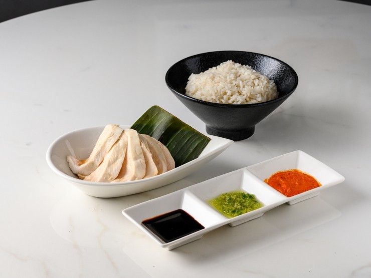 自家製ソース3種類でお好みにアレンジ『チキンライス』 1,300円