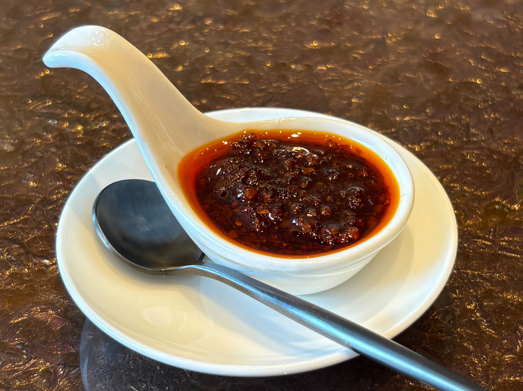 鹿児島豚と茄子の汁なし麺のラー油