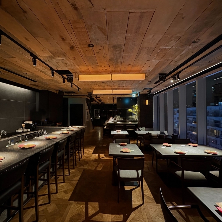 中目黒にある焼鳥の名店「鳥しき」の新店「birdlab」の内観