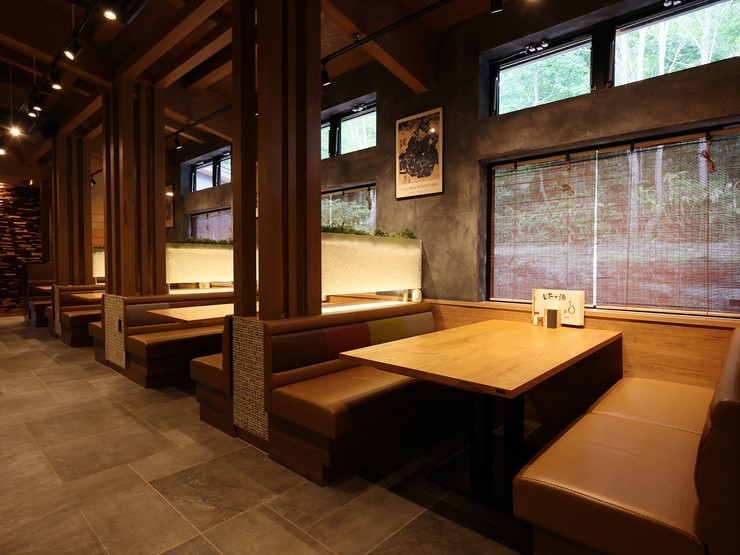 焼鳥と炉端　創（-SO-）の内観