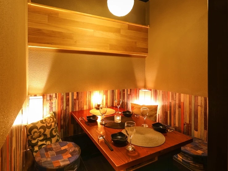 鉄板ビストロシーフードバンクGochi　神田店の店内