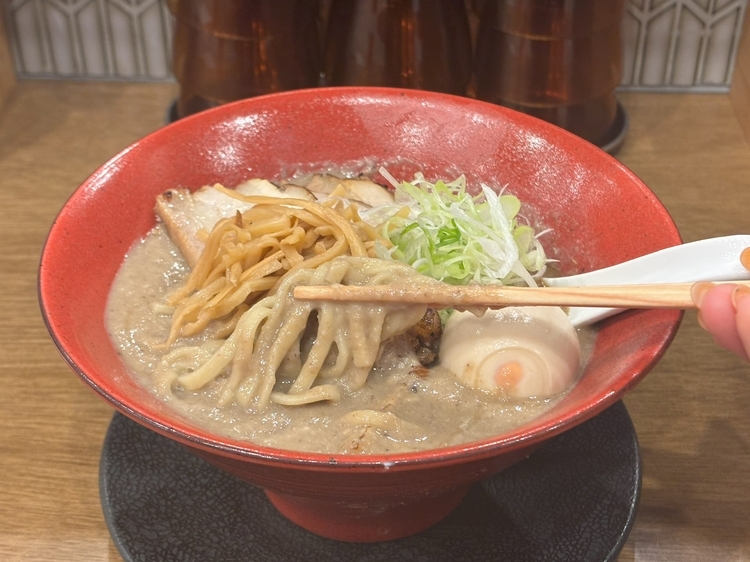 麺屋 栩羚廚の『数量限定 極濃豚骨味玉』