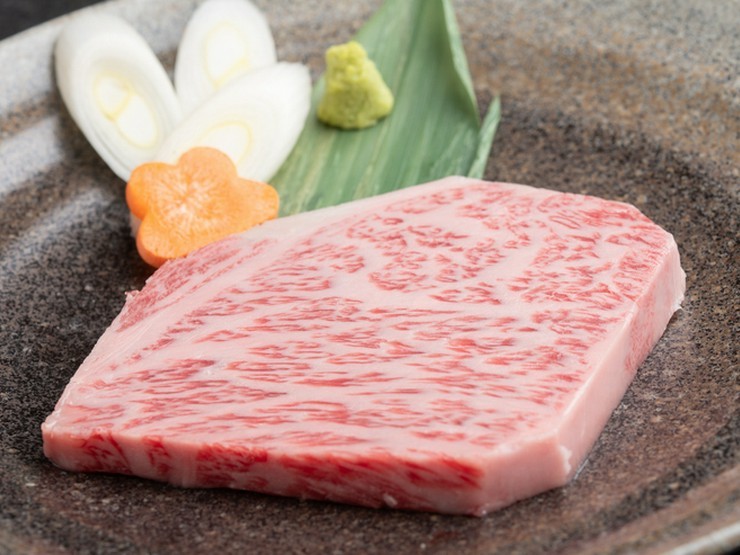 焼肉神戸牛丸の特選和牛サーロインステーキ
