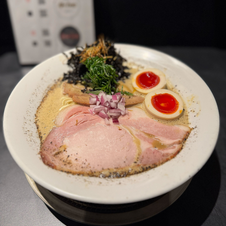 【Ramen Jazzy Beats】の『味玉 鶏ニボらぁ麺』