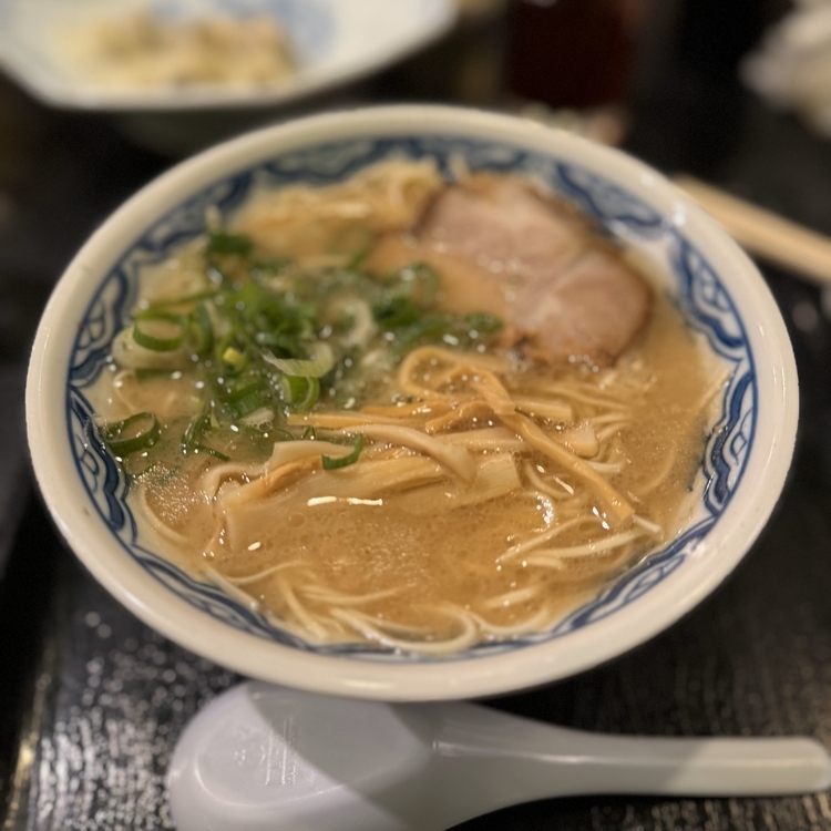 【博多麺房 赤のれん】の『半ラーメン』