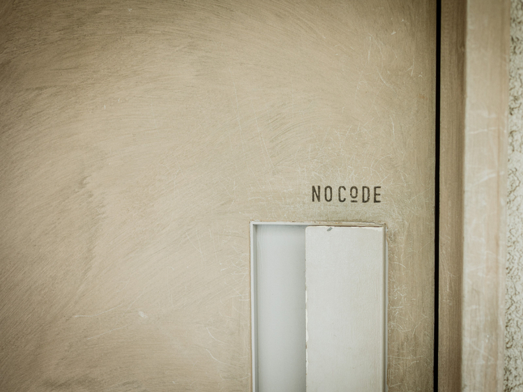 レストランNoCode入り口