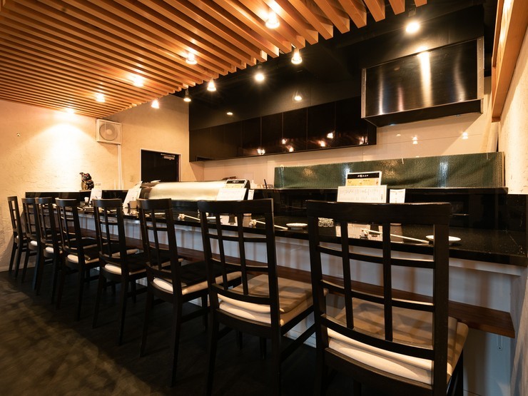 すし　一喜　長原本店の内観