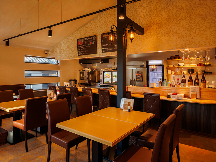 鉄板焼　SOLAの内観