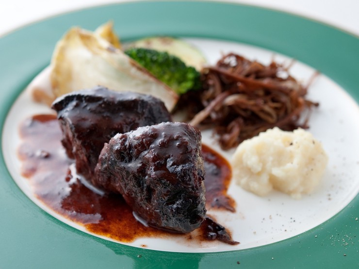 オステリア・トットの肉料理の一例