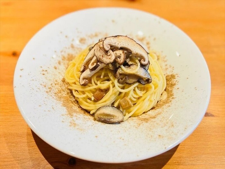 カルボナリ党の名物 しいたけパスタ