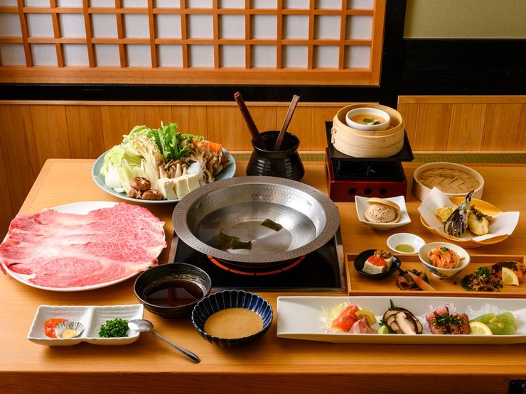 すき焼きしゃぶしゃぶ めでたやのめでたやのコース