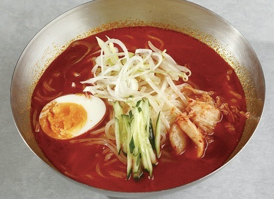 旨辛スープがやみつきに『辛冷麺』