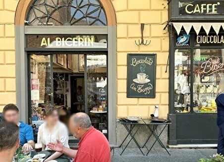 イタリアの老舗カフェ