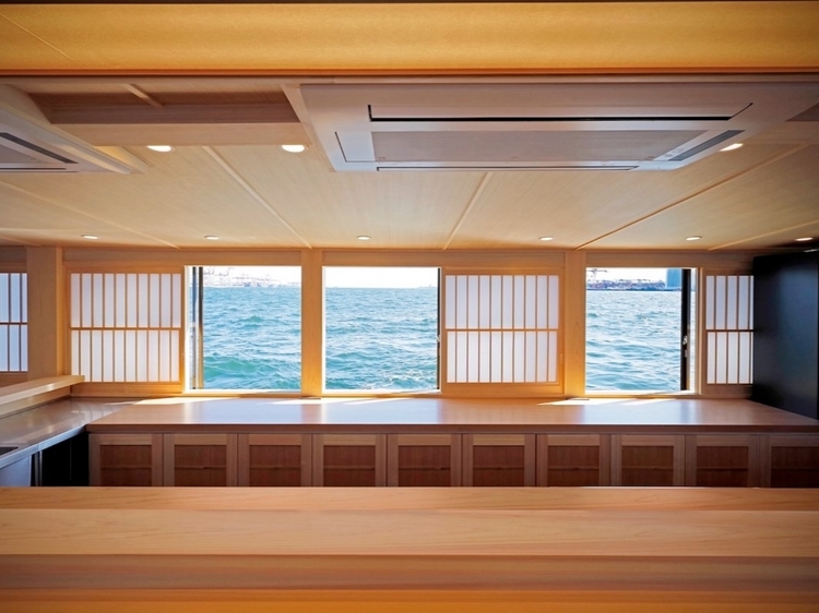 「鮨おりがみ」の昼間の景色