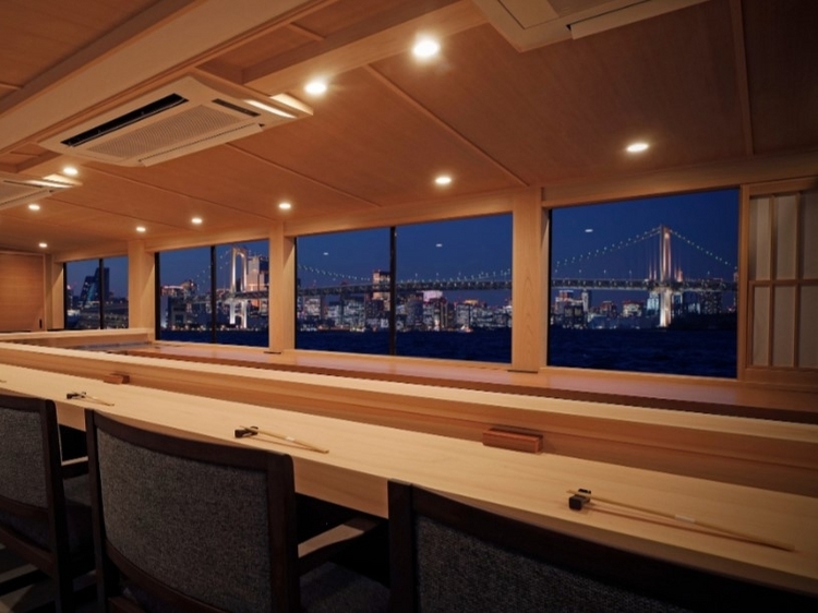 「鮨おりがみ」の夜景