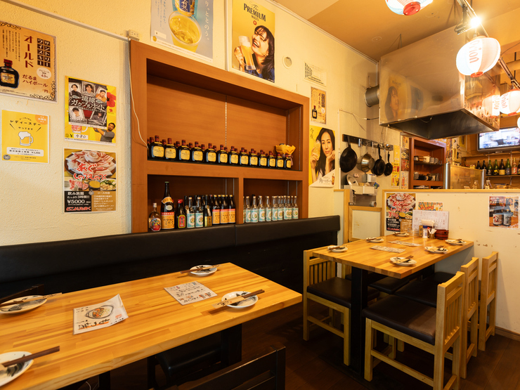 らいず酒場の店内