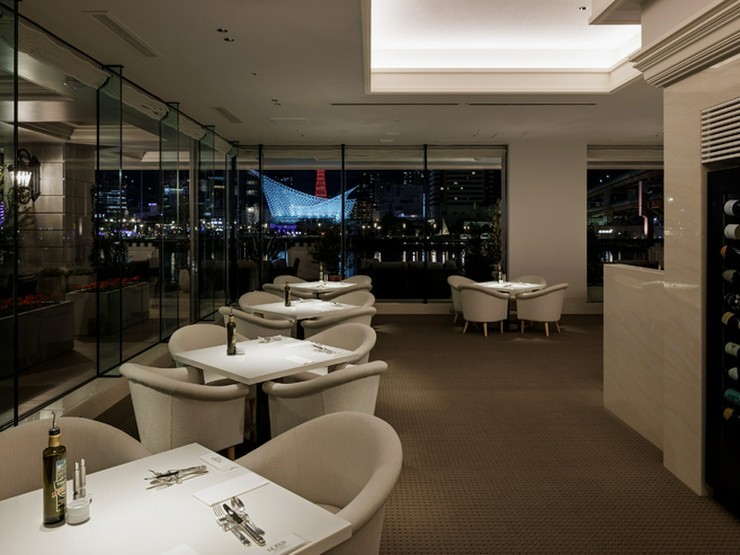 レストランカフェテラス　アミ神戸の内観