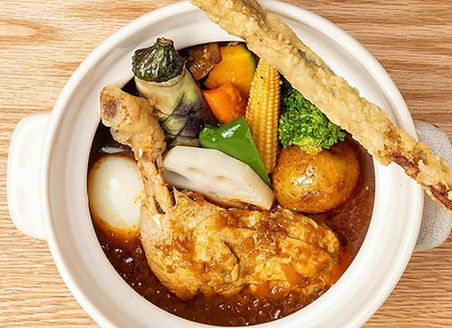 CAFE LOUNGE mosuKeの塩麹鶏と野菜のスープカレー