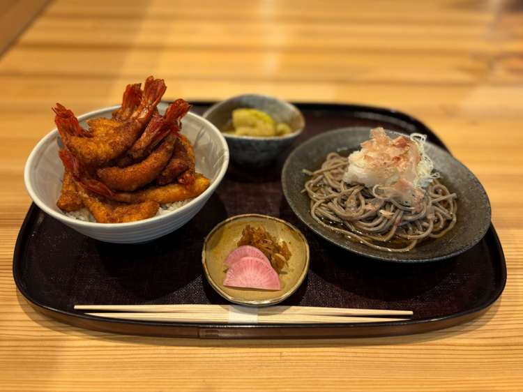 『⽢海⽼ソースカツ丼（越前おろし蕎⻨付）』3,300円