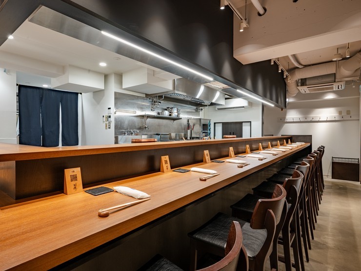 寿司海路　日本橋店の店内