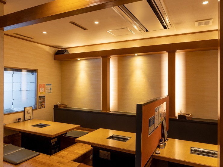 焼肉 晋州の店内