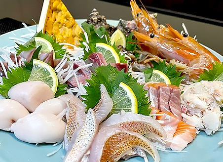 本格炭火焼とりとさかな ゆうまの刺身盛り合わせ