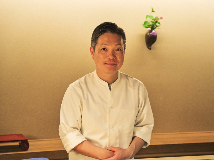 【銀座 虎あら】店主の物江英明さん
