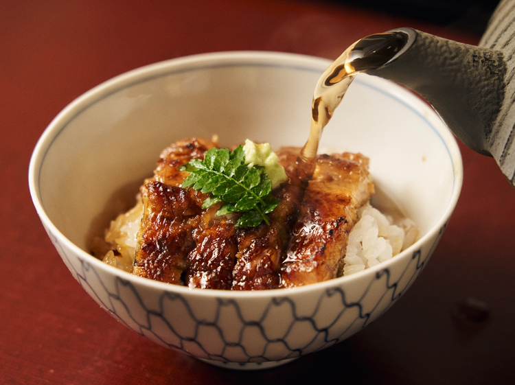 １杯目はそのままで、２杯目は京番茶を注いでもらい『うな茶』でいただくのがおすすめ