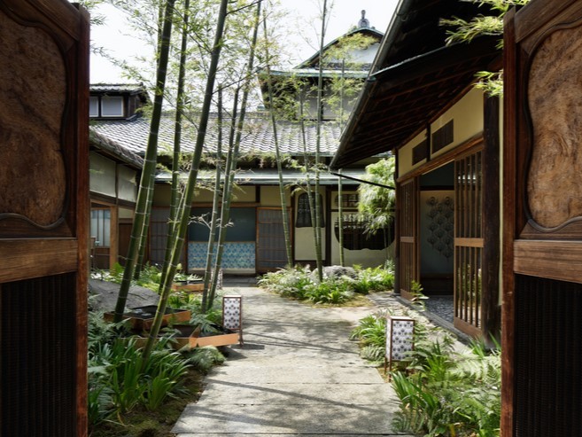 Salon　de　KANBAYASHI／上林春松本店の内観