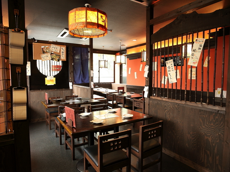 肉と日本酒バル　ワラカド　船橋店の店内