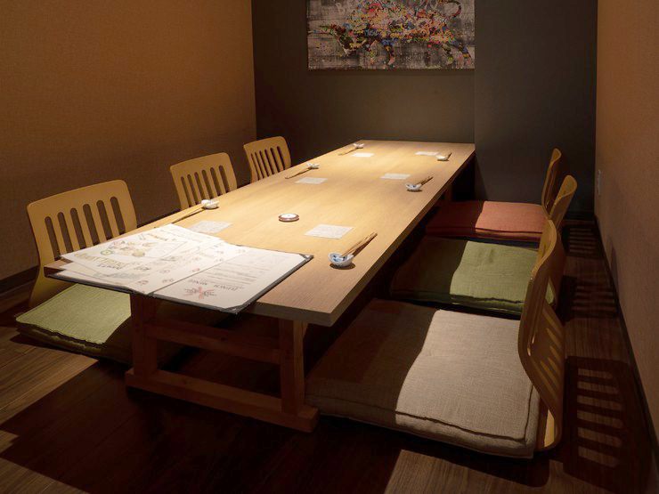 鉄板焼　九九の店内