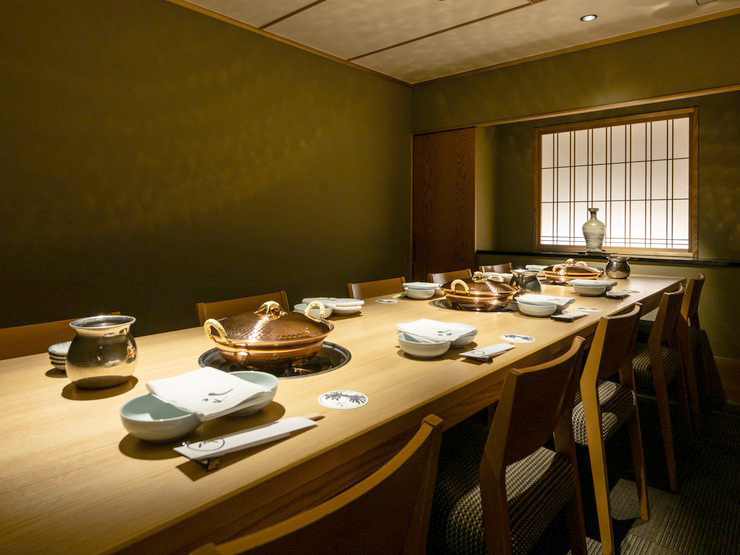 しゃぶしゃぶ・すし 八山の店内