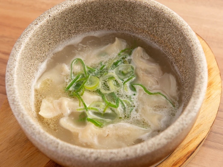 博多鉄なべ 無限餃子の内観