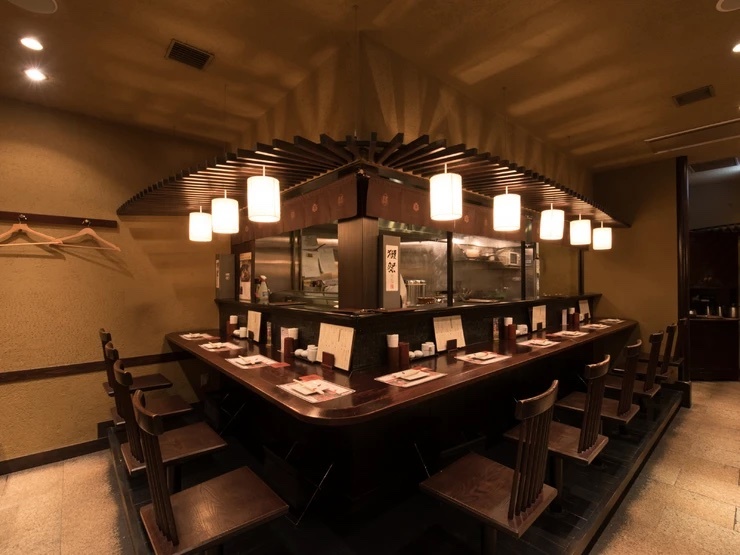 うまやJR博多シティ店の内観