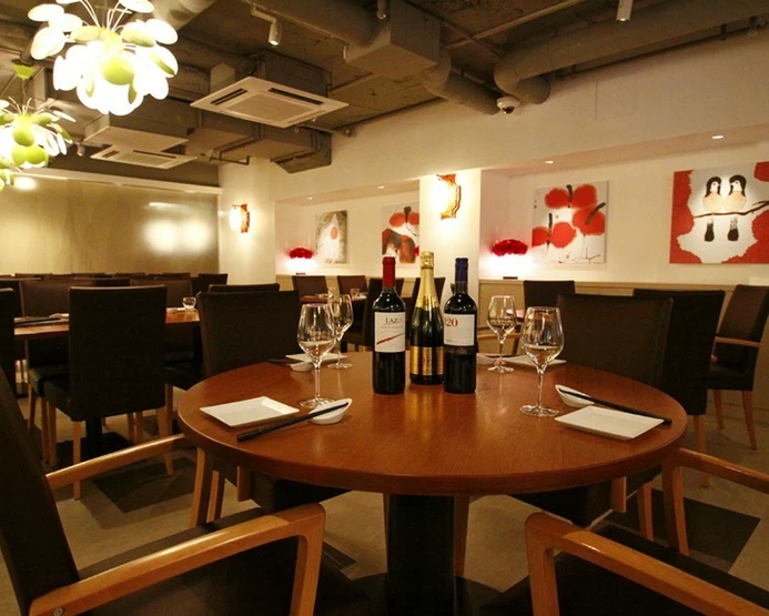 百菜百味 銀座店の内観