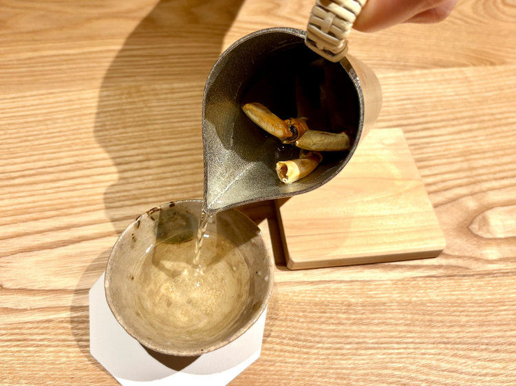 日本酒に蟹を漬け込んだ特製冷酒