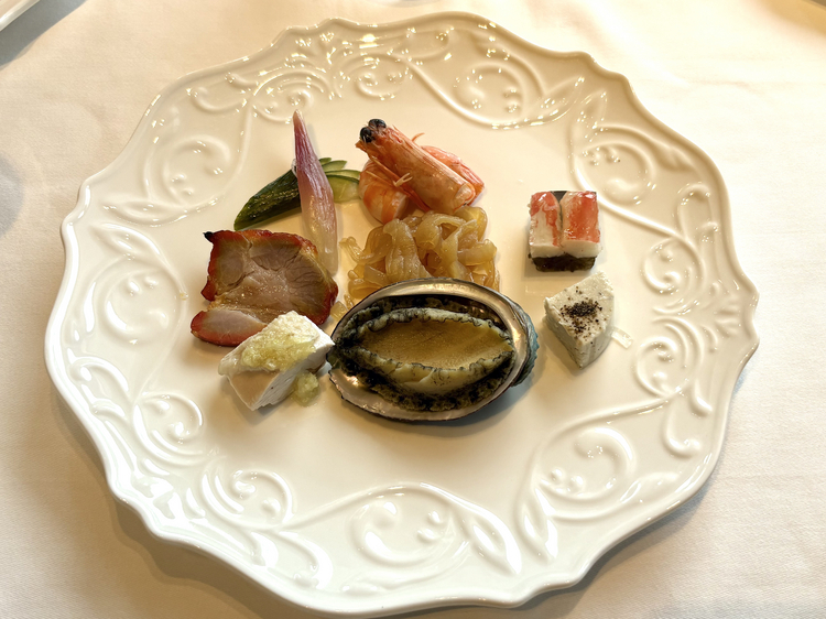 鮑入り前菜盛合せ