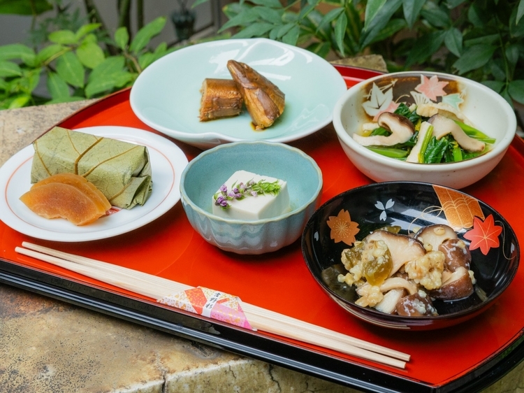  『奈良吉野の小皿盛り合わせ料理長おまかせ５品セット』